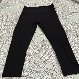 Athleta stash pocket crop leggings
